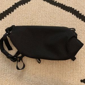 Black Lululemon Fanny pack